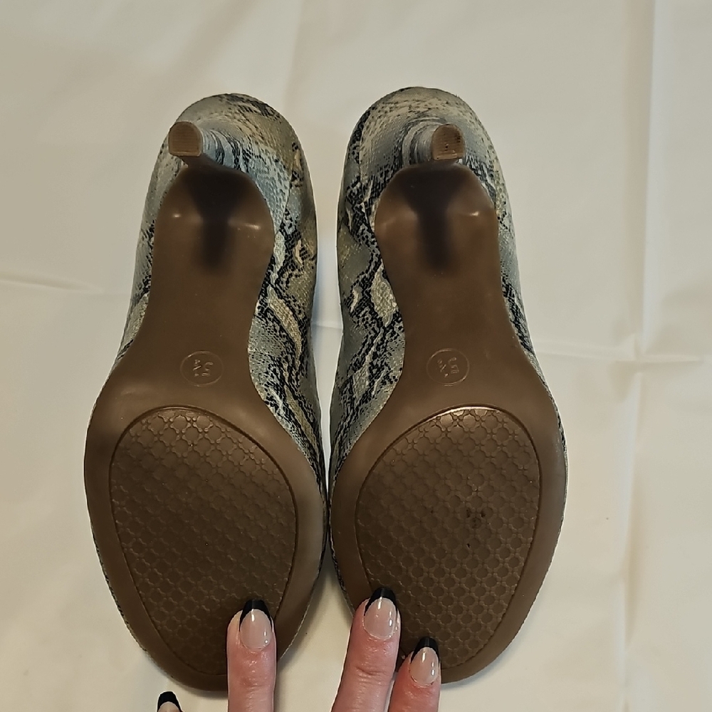Mossimo Snakeskin Patterned Heels - Picture 3 of 8
